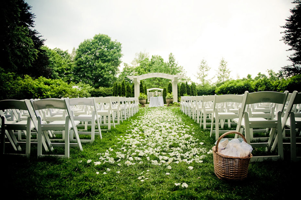 5 Reasons to Have Garden or Backyard Wedding | WeddingElation