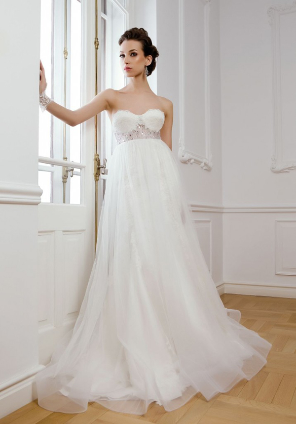 Guide on Choosing Wedding Dress for Pregnant Brides