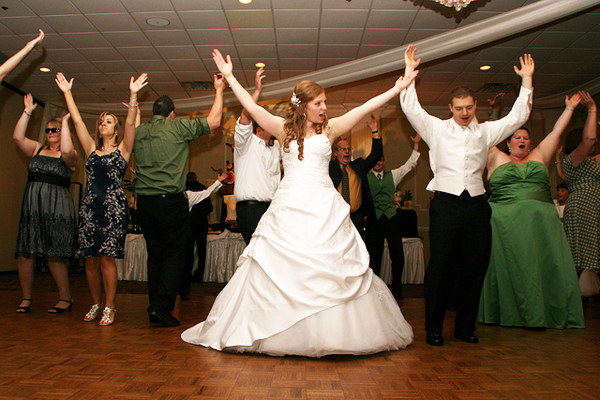 танец молодых на свадьбе подводка внешних