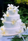 Fresh-flower wedding cake