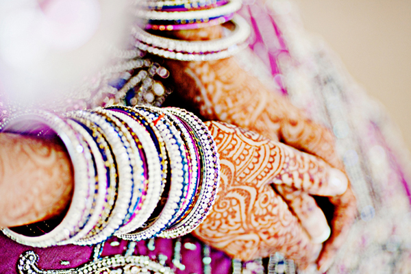mehendi-hena-hands-wedding-hindu