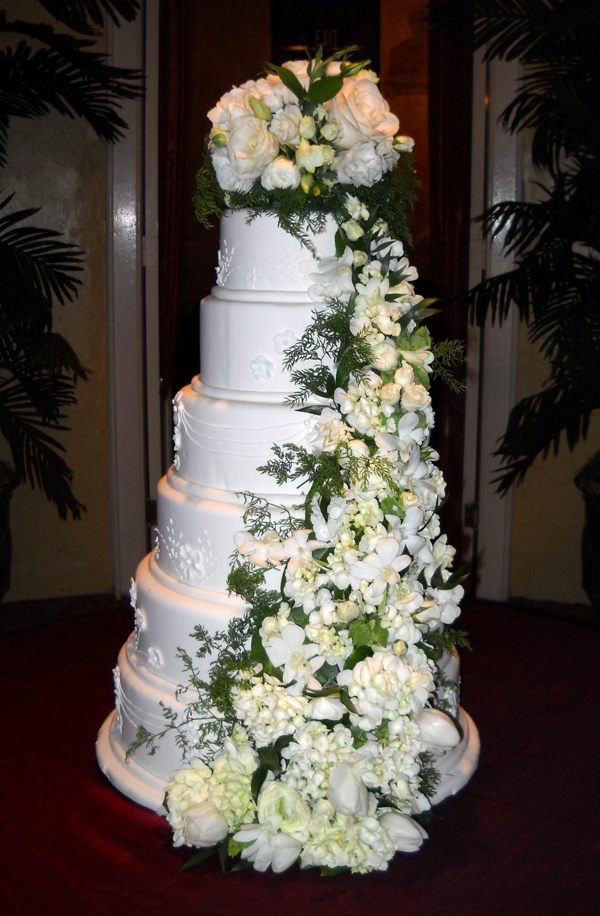 cake-cascade-flowers