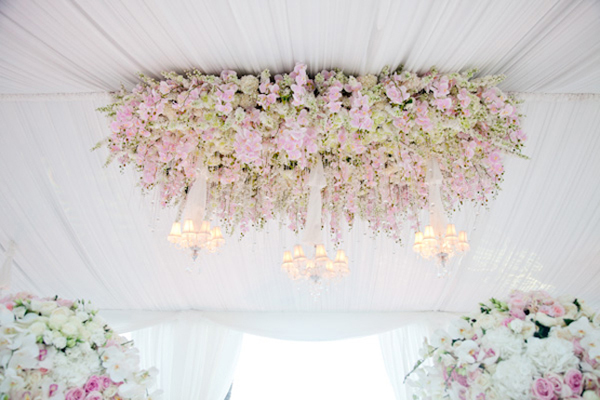 hanging-flowers-wedding-decor-tent