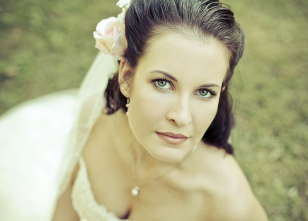 real-fall-wedding-bridal-beauty-photo