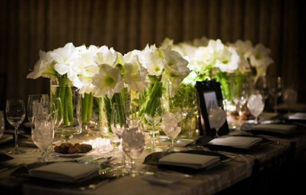 white-wedding-flowers-we-love-amaryllis