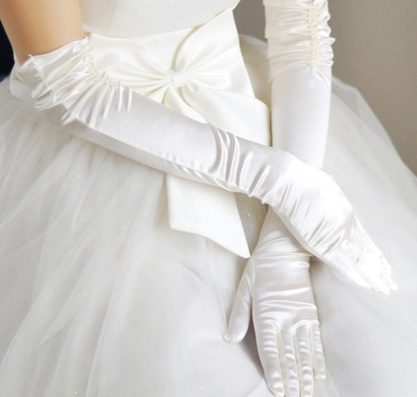winter-wedding-gloves