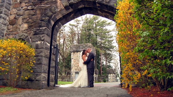 Searles-Castle-wedding