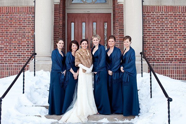 bridesmaids-winter-wedding
