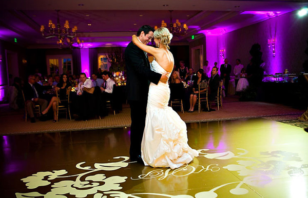 wedding-dancing-dance-guests-music