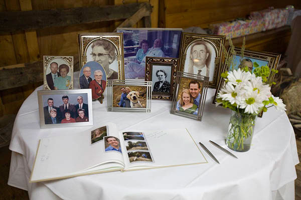 Guest-book-table-wedding