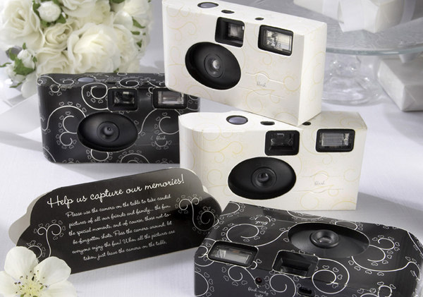 camera-wedding-favors