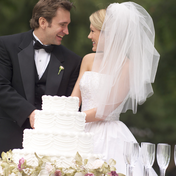 wedding-cake-couple