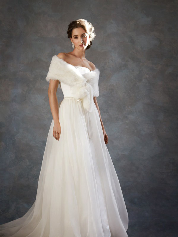 how-to-style-your-wedding-dress-with-fur-1 | WeddingElation