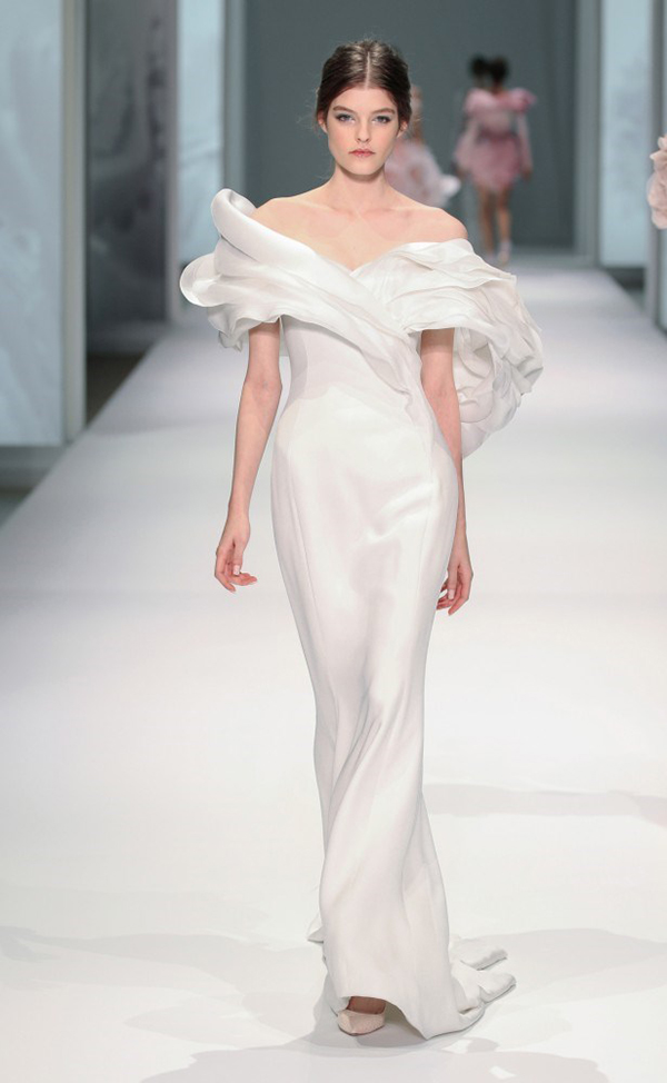 Off-shoulder wedding dress in white