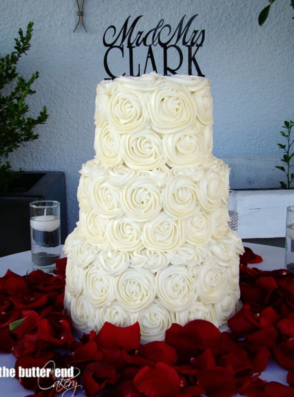 Swirl rose wedding cake