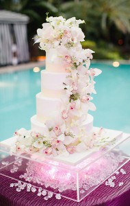Clear wedding cake stand