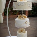 Creative wedding cake stand