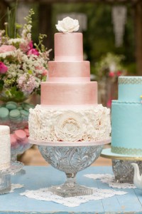 Glass wedding cake stand