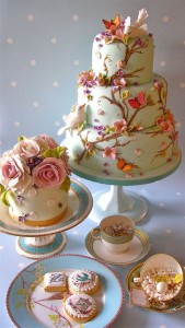 Decorated wedding cake