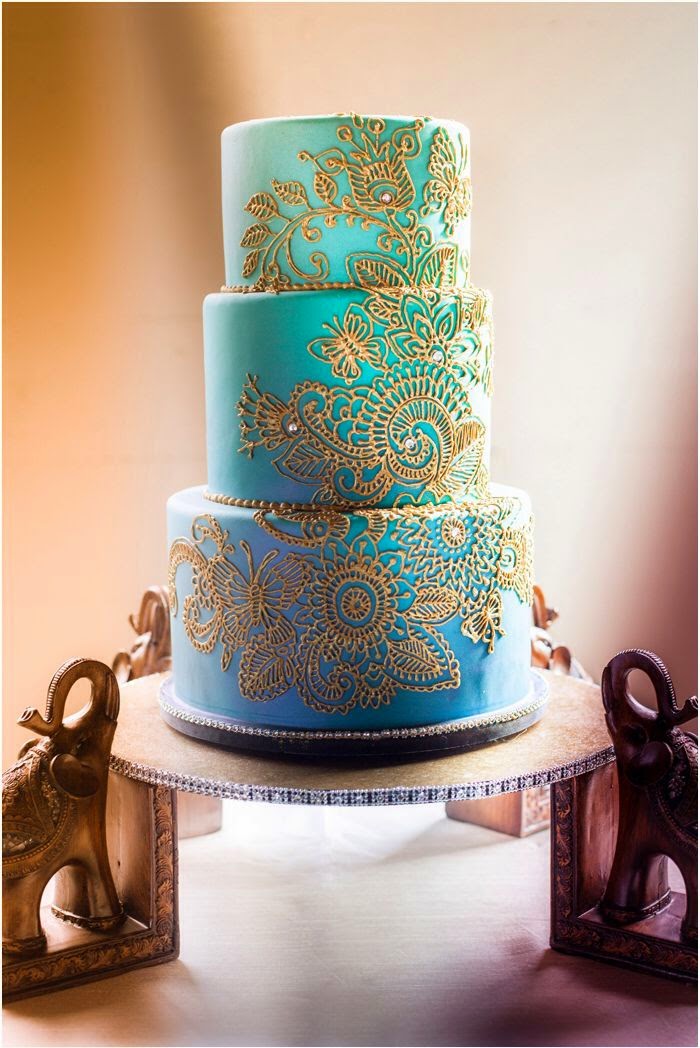 Wedding lace cake in blue