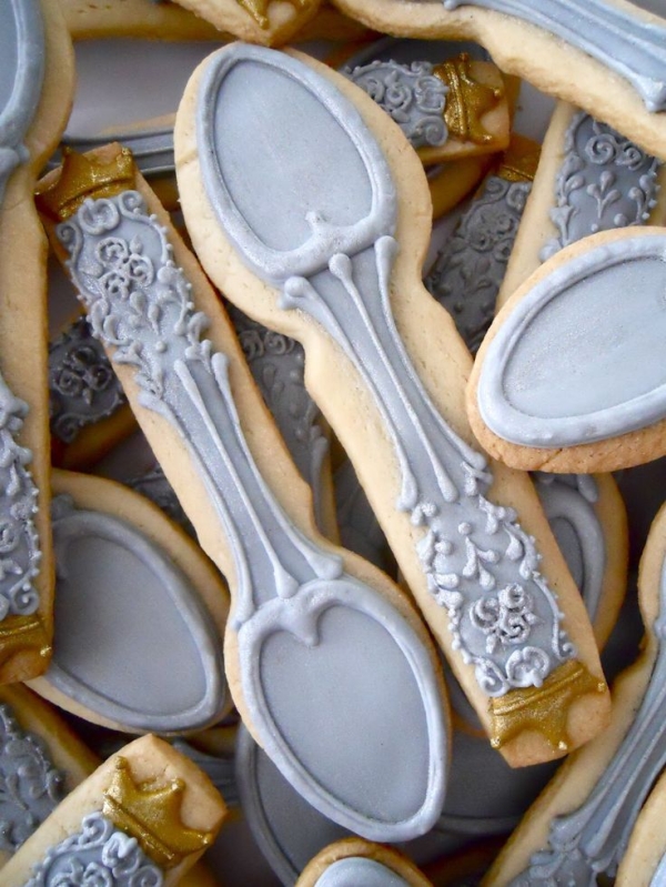 Teaspoon-shaped cookies
