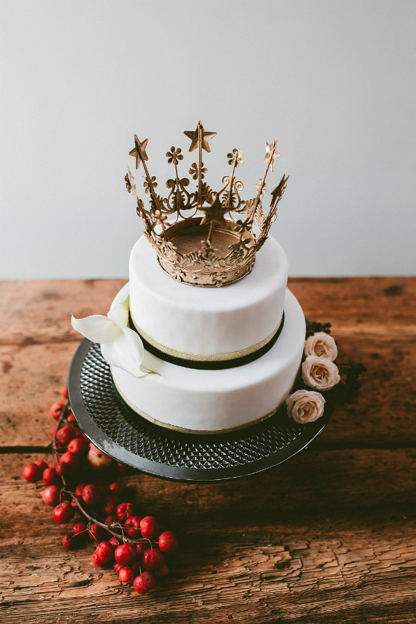 Crown wedding cake